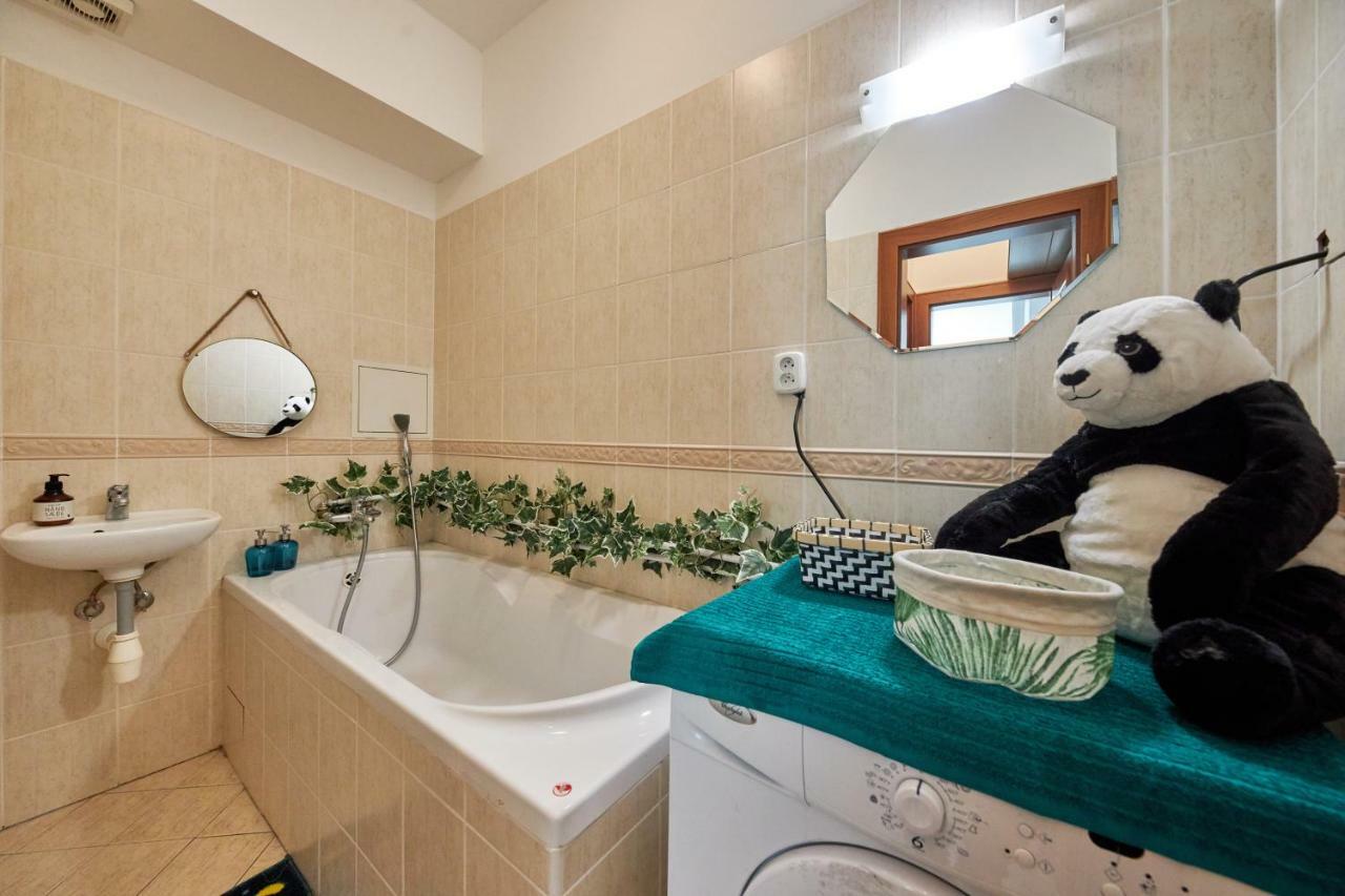 Pineapple Apartment 브라티슬라바 외부 사진