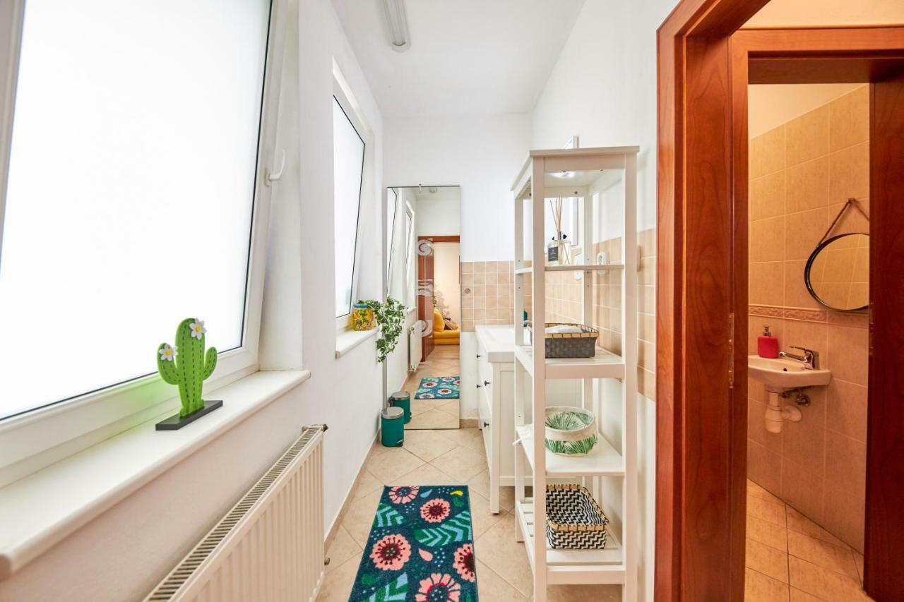 Pineapple Apartment 브라티슬라바 외부 사진